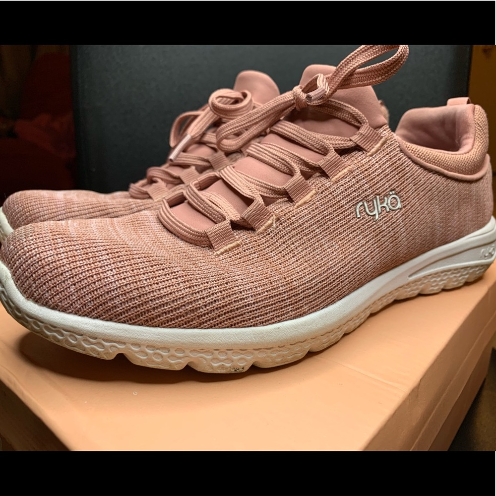 Ryka pink tennis shoes. 8.5 - Picture 2 of 4